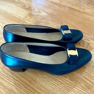 Salvatore Ferragamo vara leather pumps